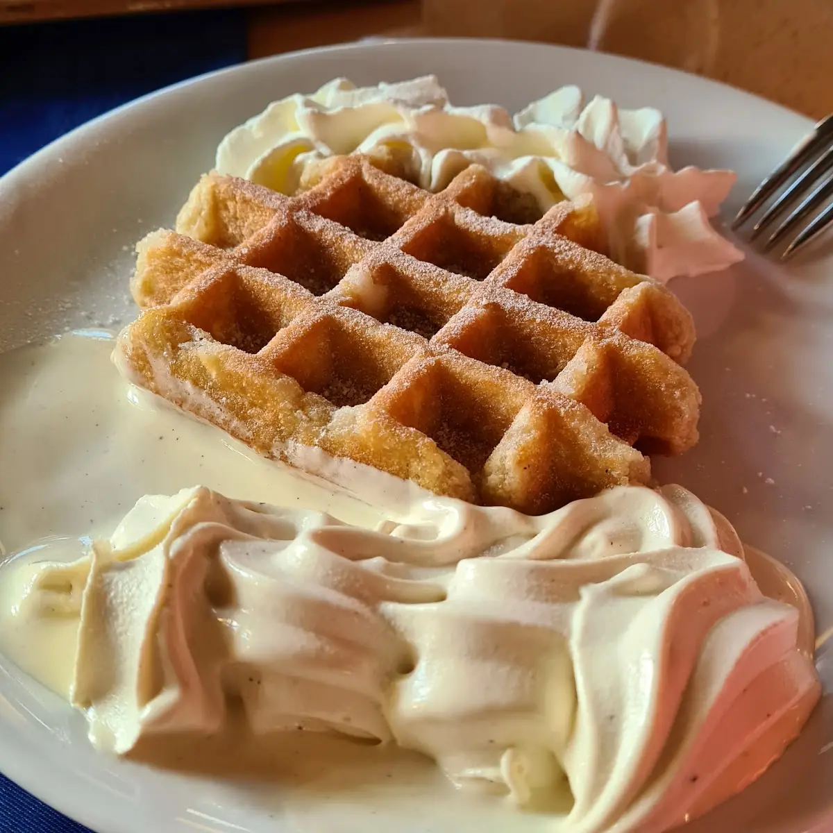 Belgische Waffel Mit Eis