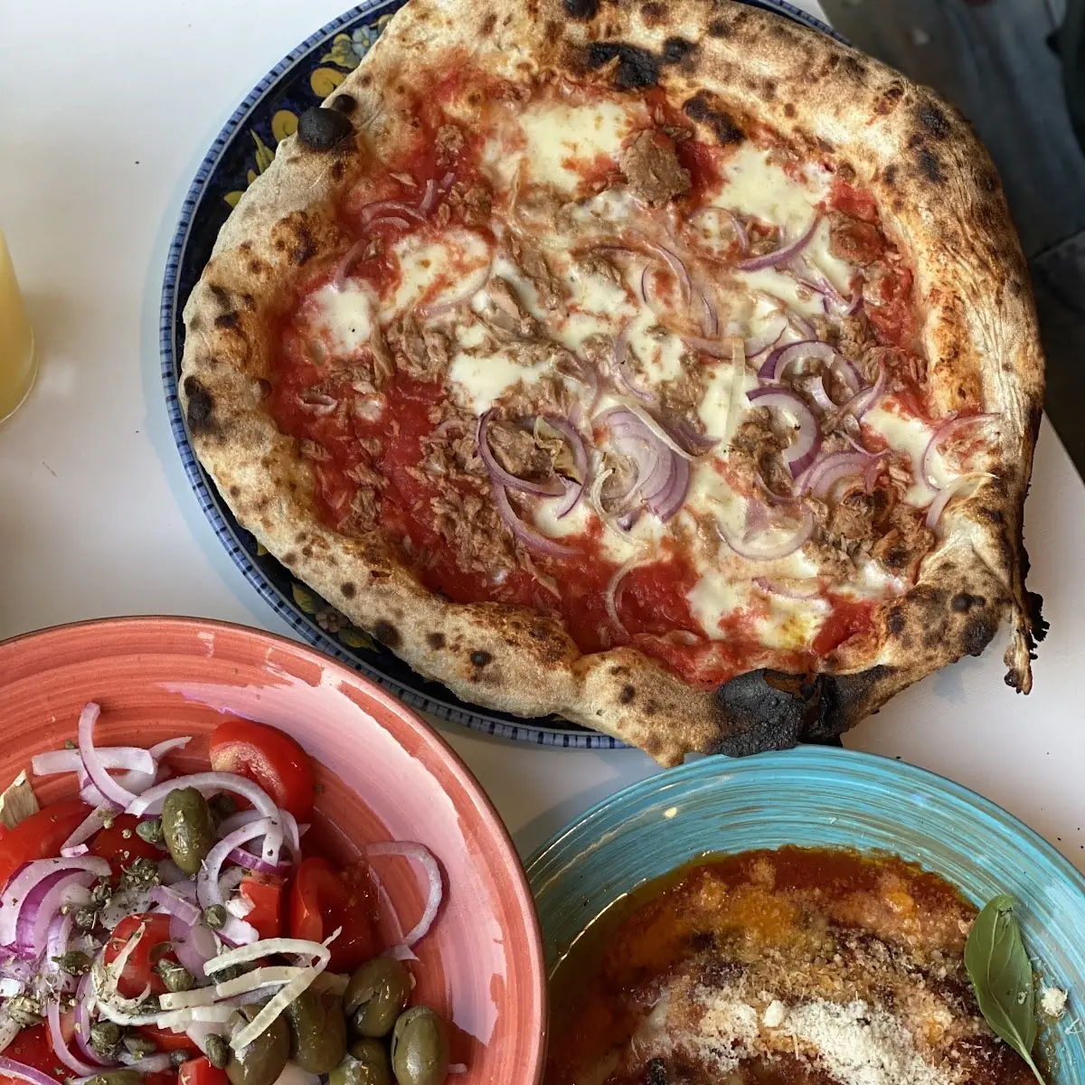 Pizza Tropea Salat Tropea Parmigiana