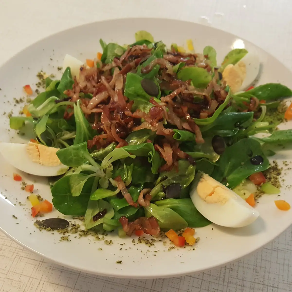 Vogerlsalat Mit Erdäpfel Speck Ei Und Kernöl