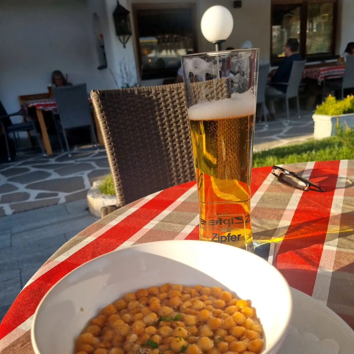 Rinderbrühe Mit Backerbsen