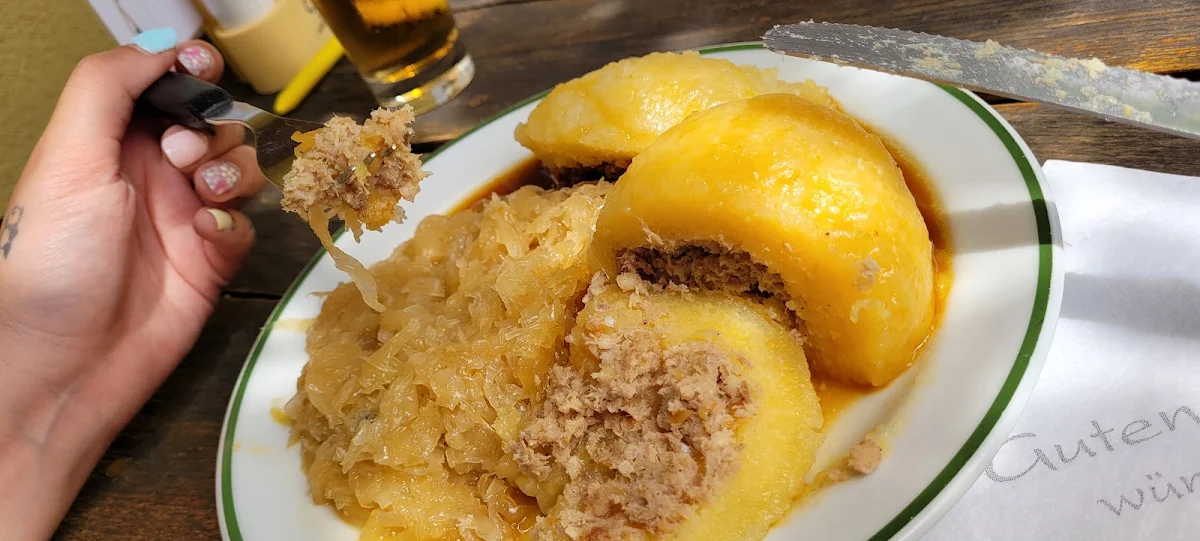 Fleischknödel Mit Sauerkraut