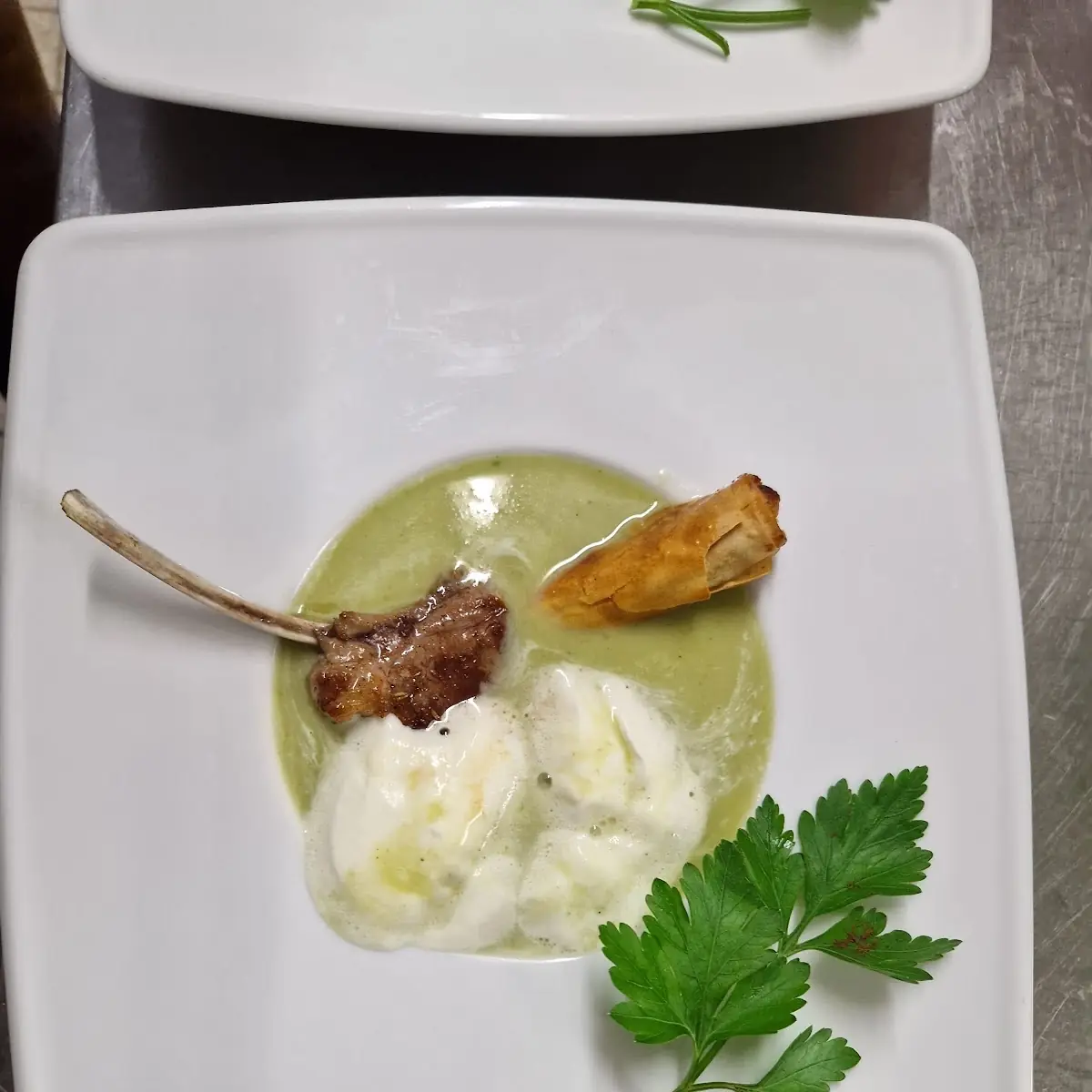 Jungzwiebelsuppe Mit Lammkotelette