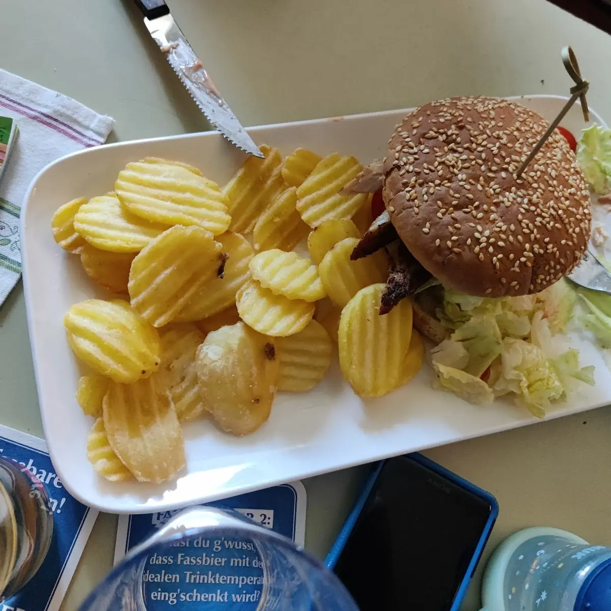 Chicken Burger Mit Bratkartoffeln