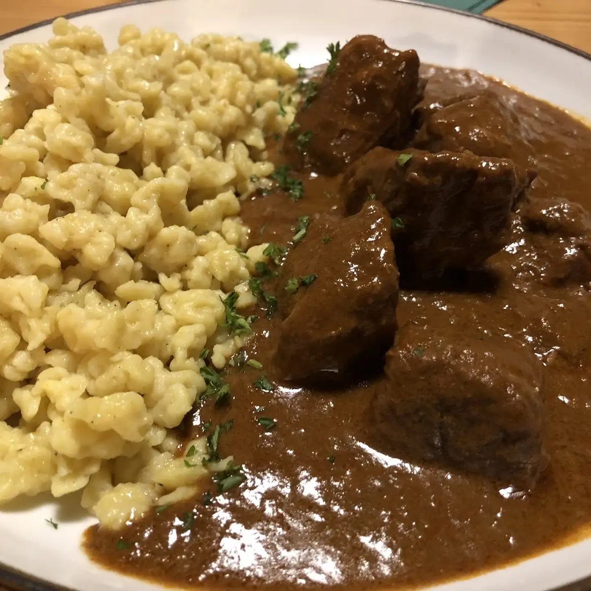 Rindergulasch Mit Spätzle