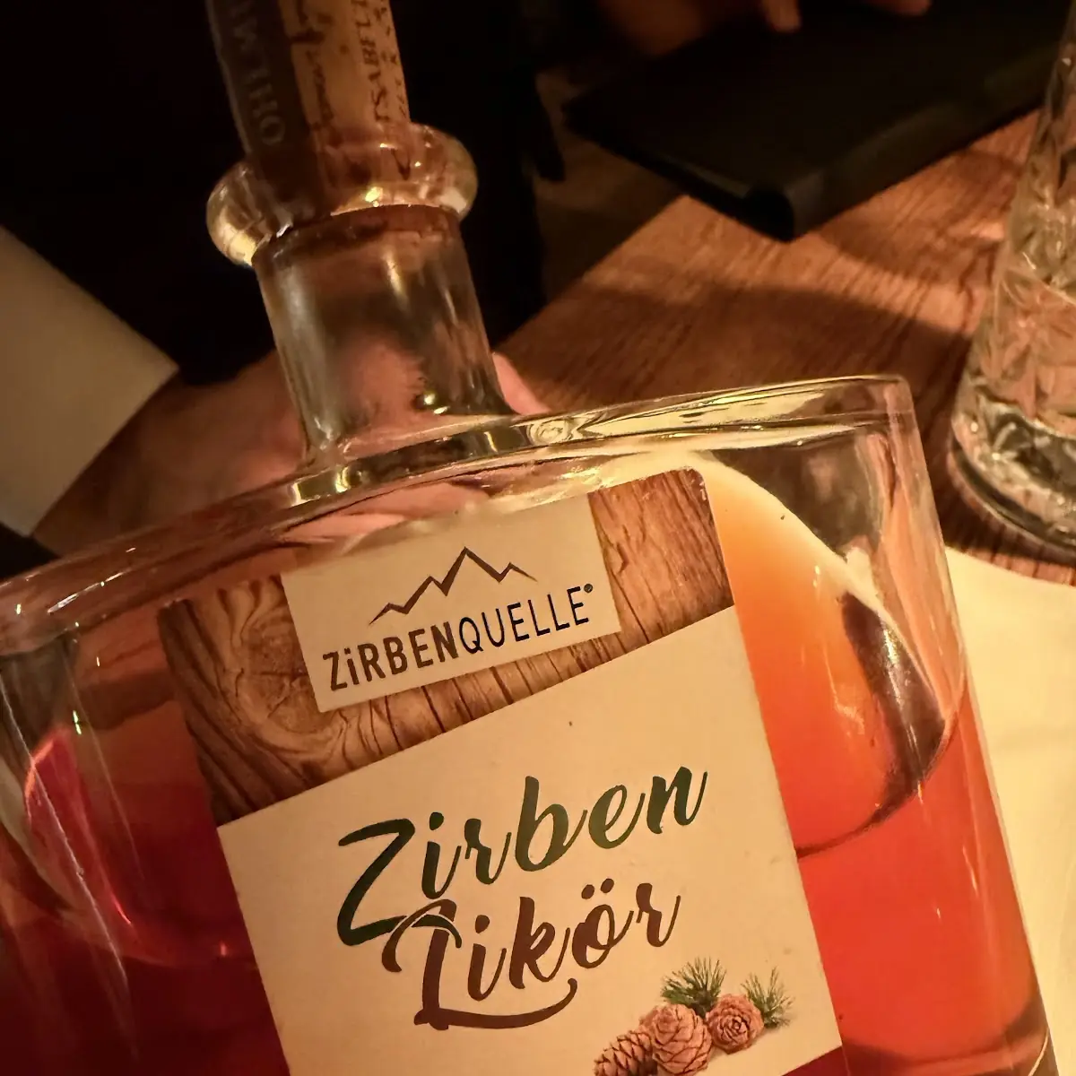 Zirben Likör