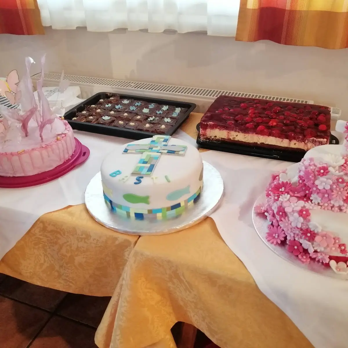 Sacher Torte Gefüllt Mit Schokomousse Zur Erstkommunion Meines Enkelsohn