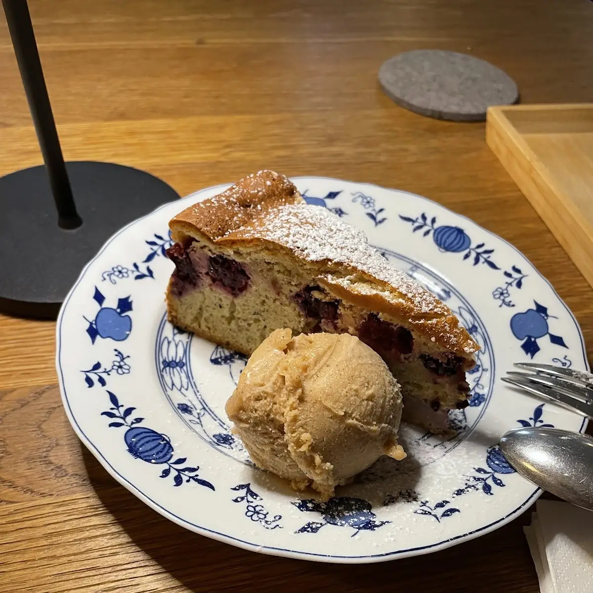 Brombeerkuchen Mit Bratäpfeleis