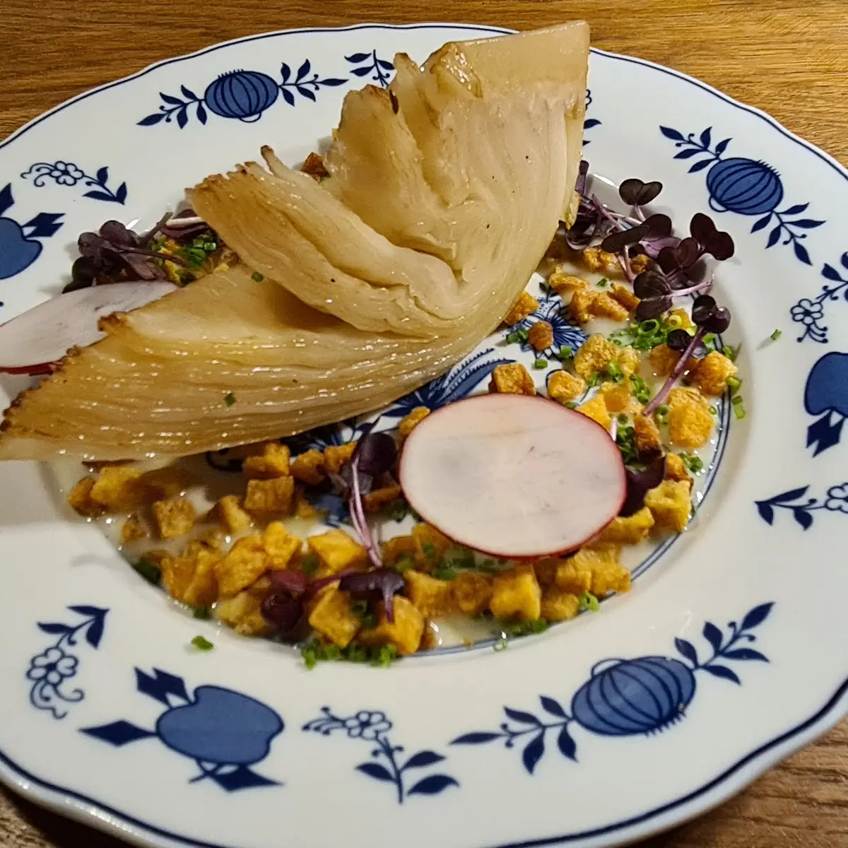 Karamelisiertes Stöcklkraut Mit Erdäpfelgrammeln