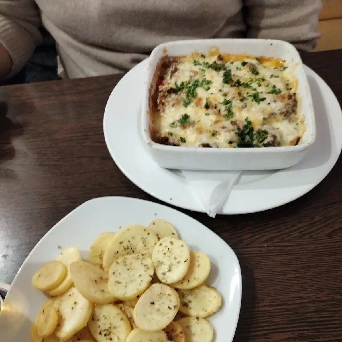 Gyros Mit Metaxasauce Und Käse