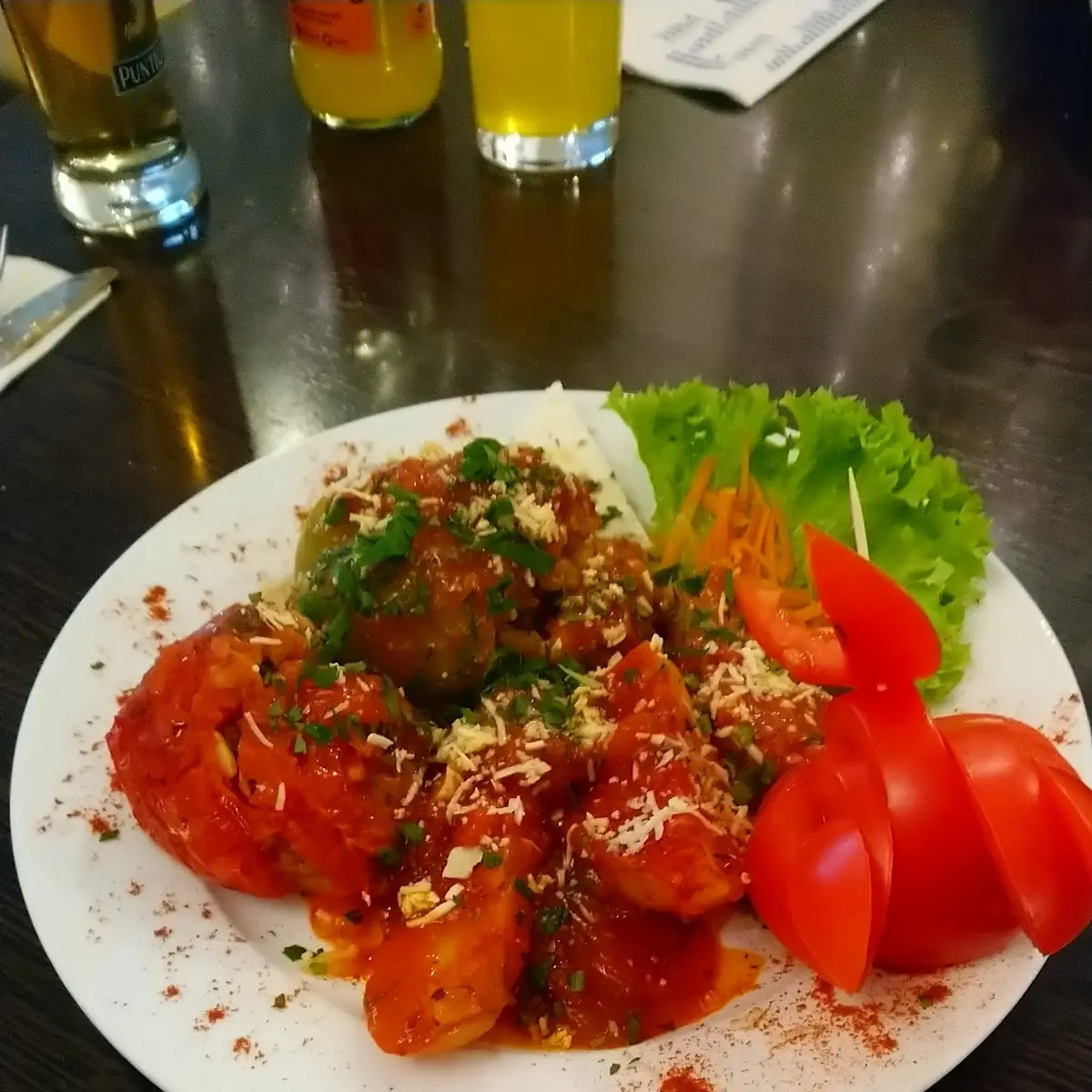 Mit Kräuterreis Gefüllte Paprika