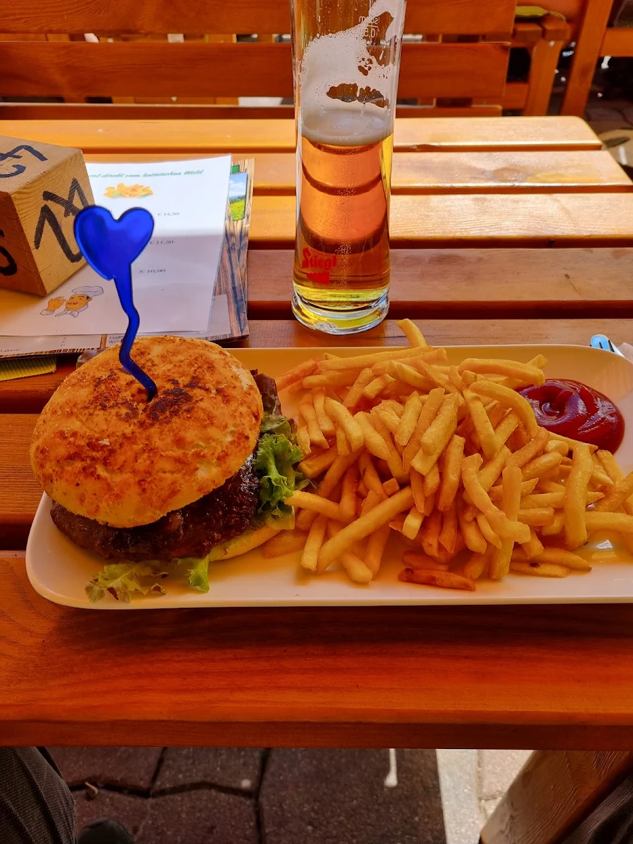 Jandl Burger Mit Pommes
