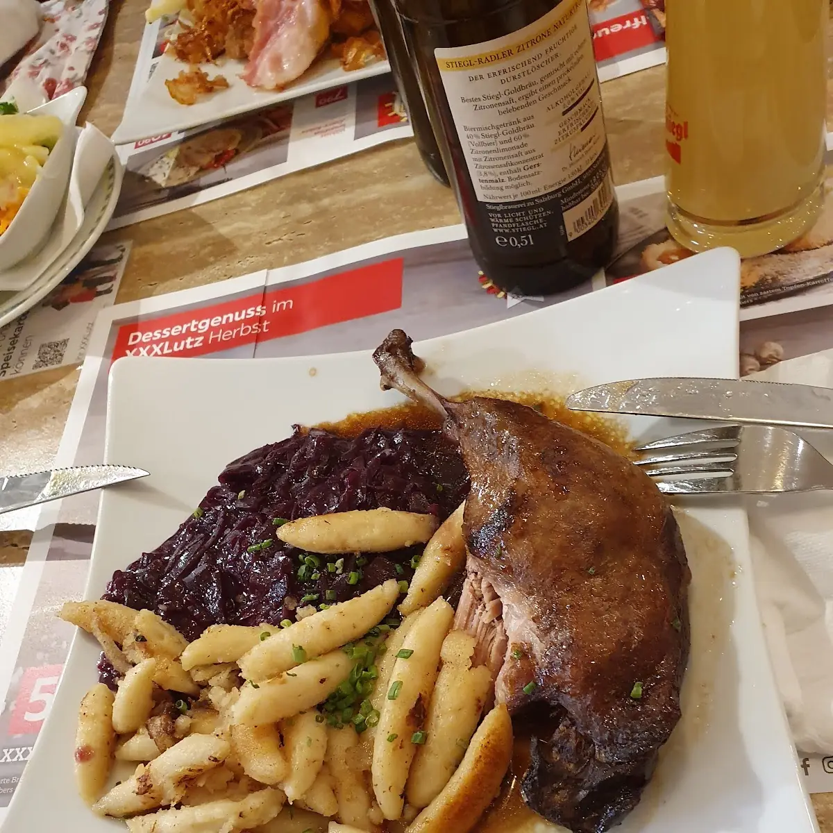 Ente Mit Rotkraut Und Schupfnudeln