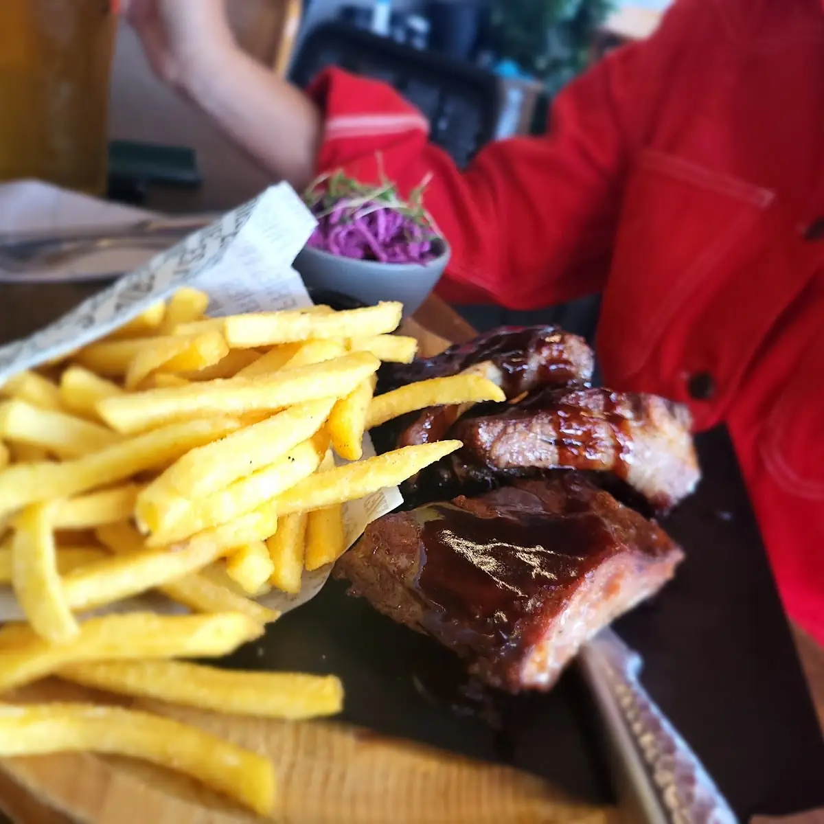 Costillas de Cerdo Cocinadas En Horno A Baja Temperatura Y Sartén Al Final