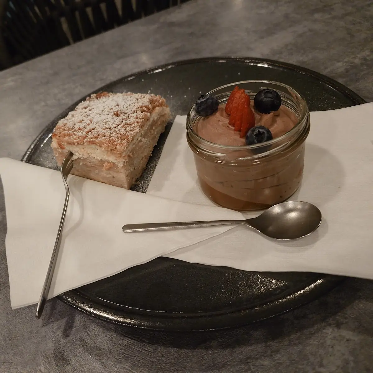 Apfel Topfenkuchen Schokomousse Mit Marille