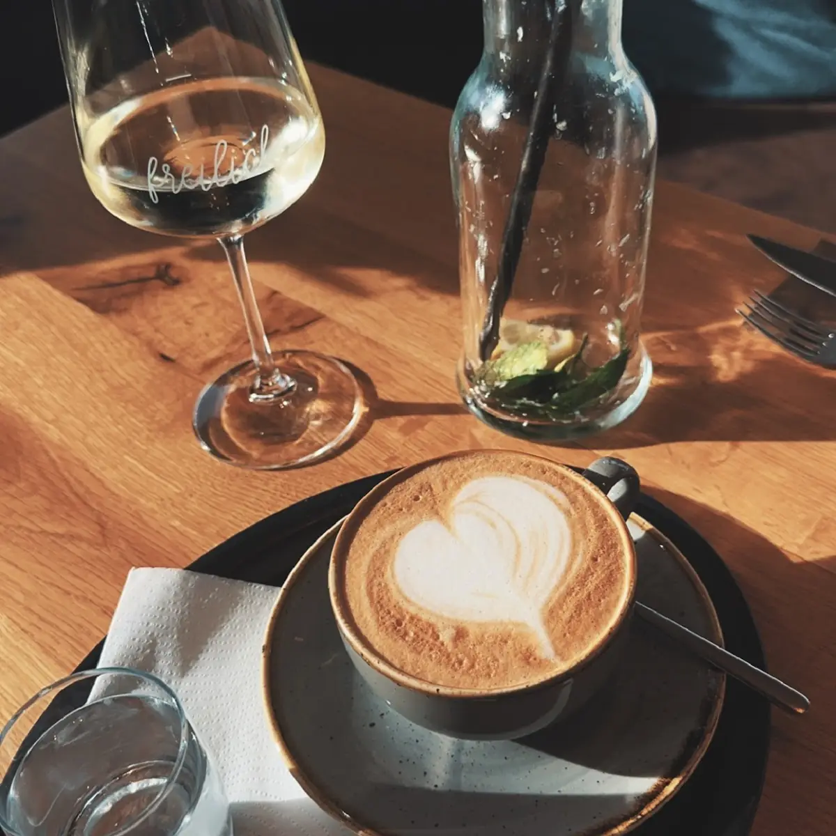 Weinschorle Selbstgemachte Limo Cappucino