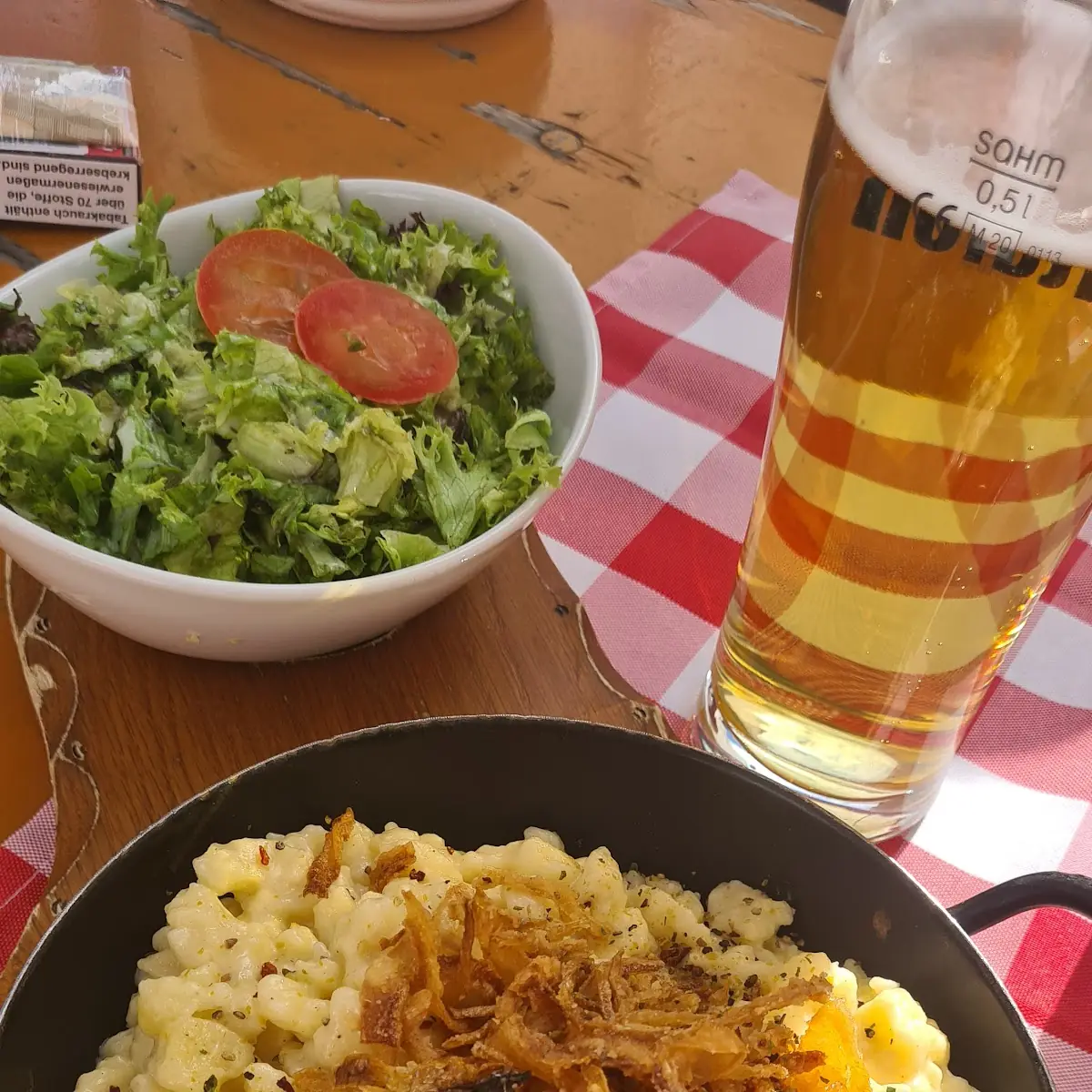 Käsespätzle Mit Salat