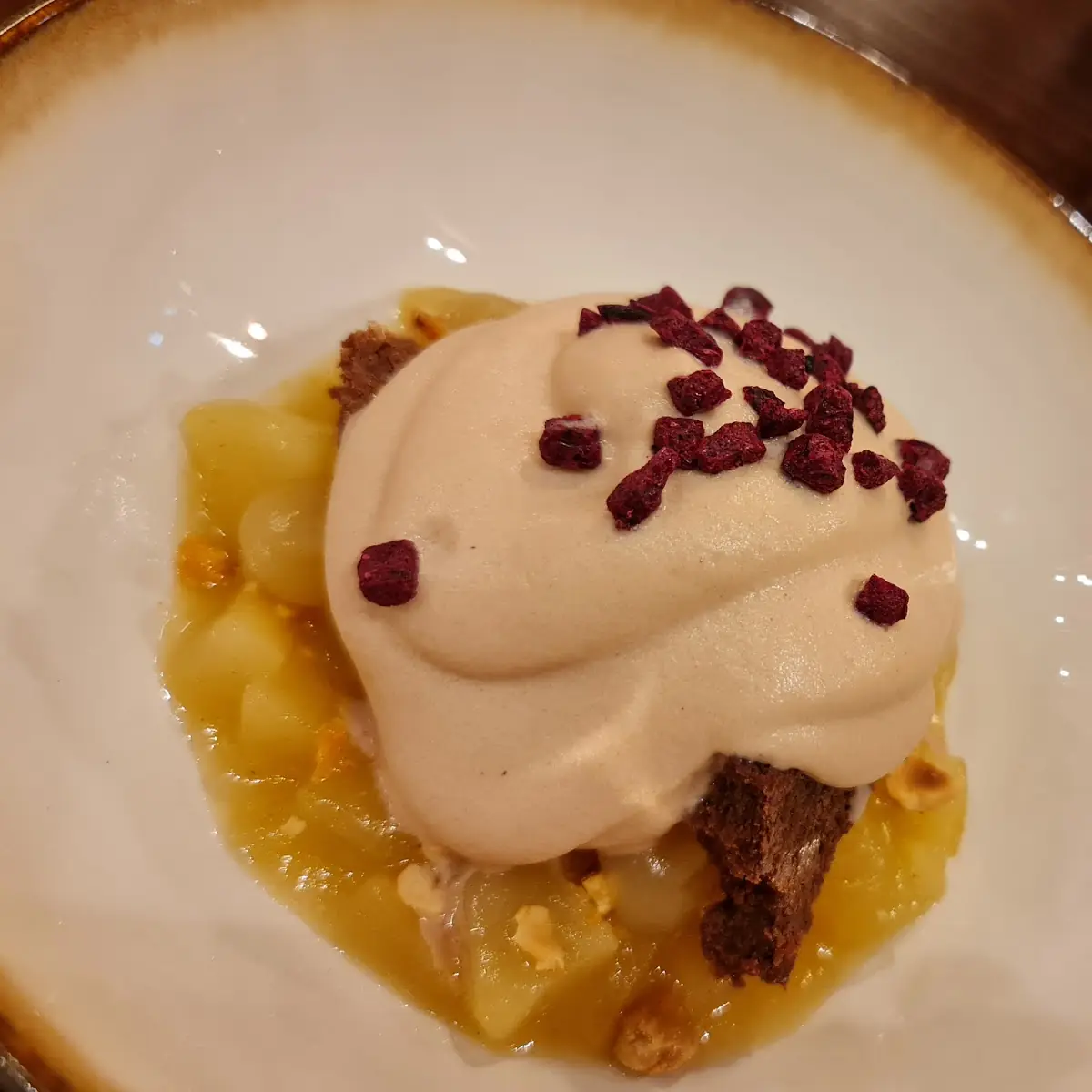 Alexanderbirne Salzkaramell Schokokuchen Haselnuss