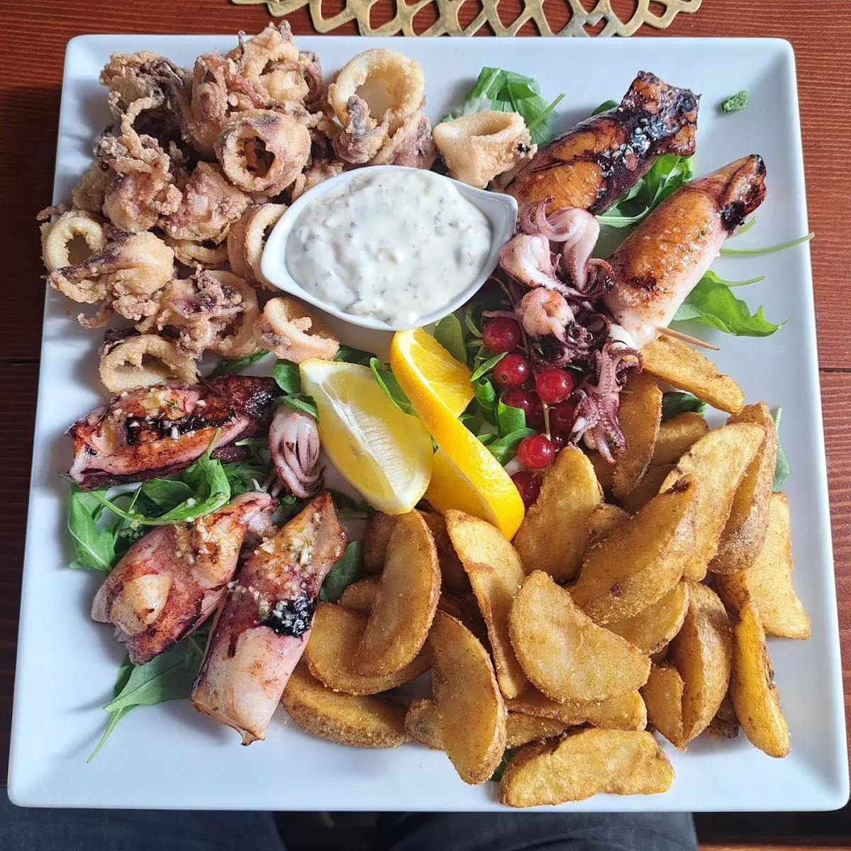 Gemischte Calamari Plate Für 2 Personen Inkl Beilagen