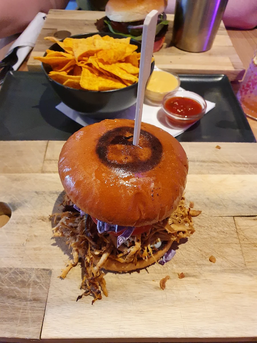 Pulled Chicken Burger