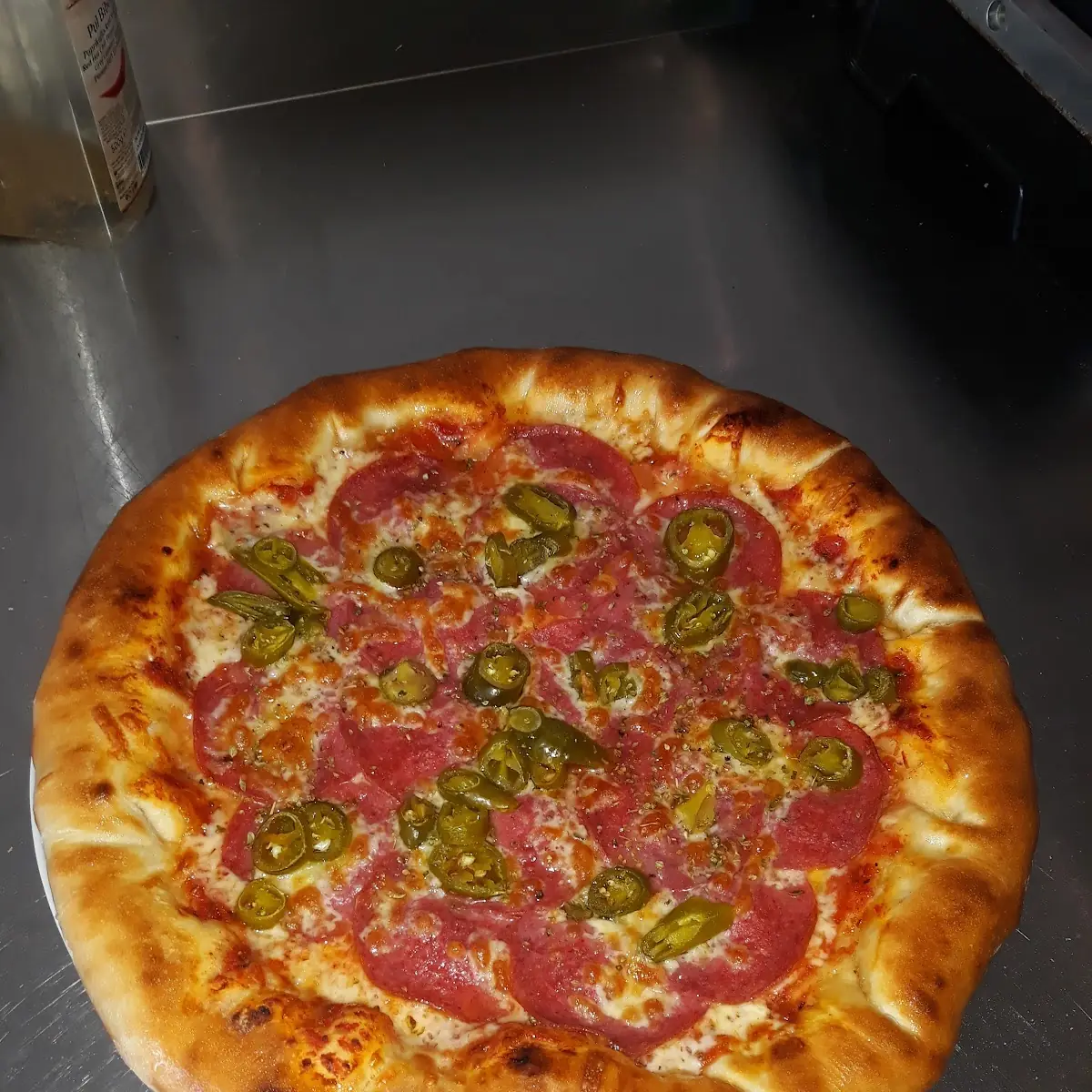 Pizza Salami Mit Käserand