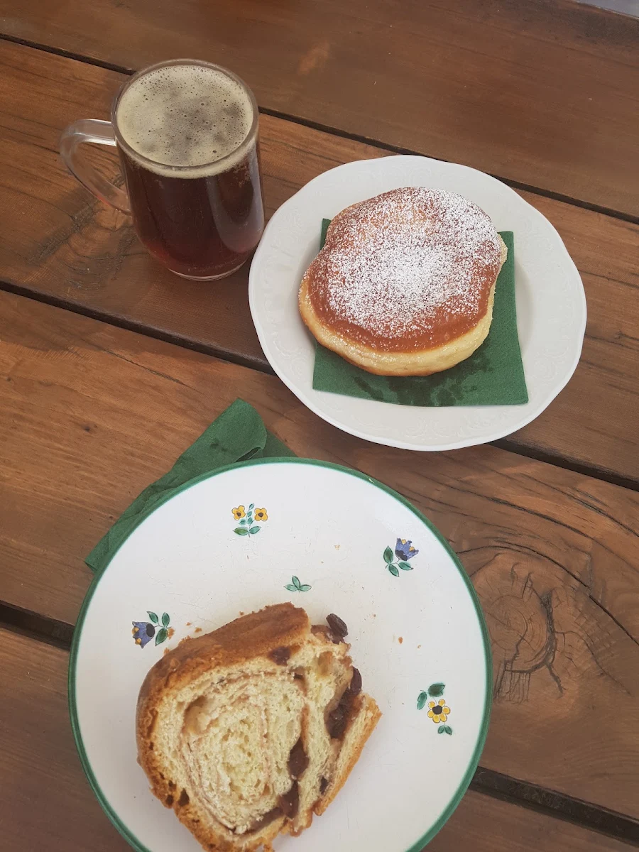 Bäurinnen-krapfen Und Reindling