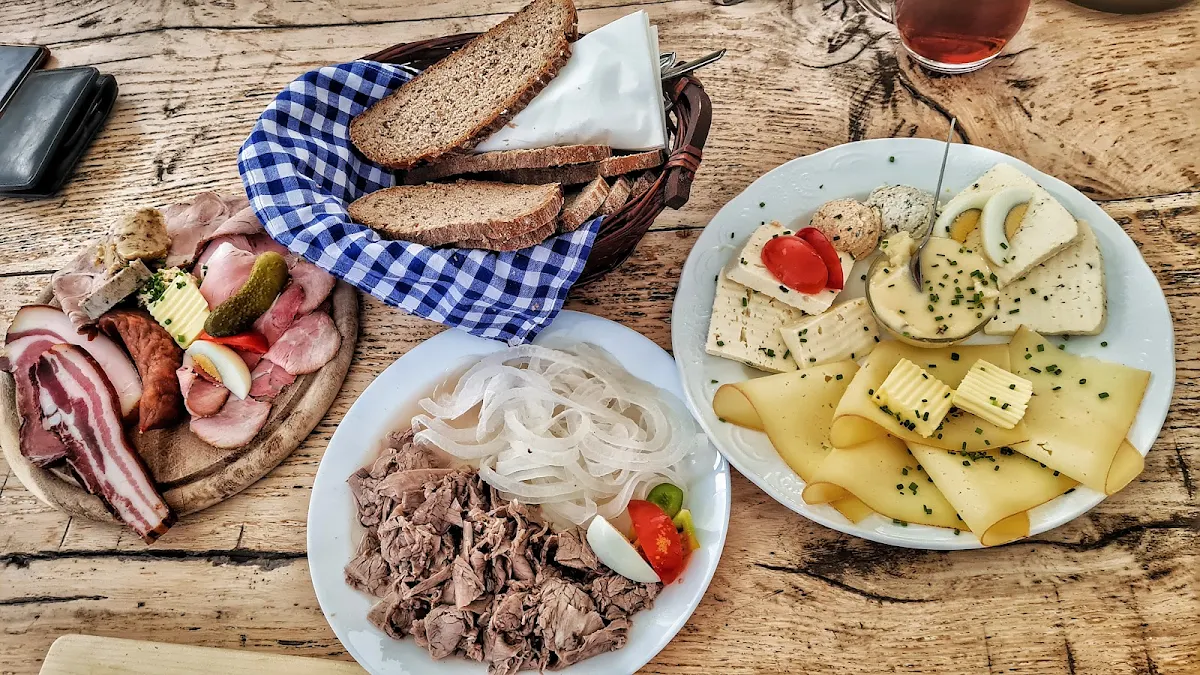 Rindfleisch Salat Und Käseplatte