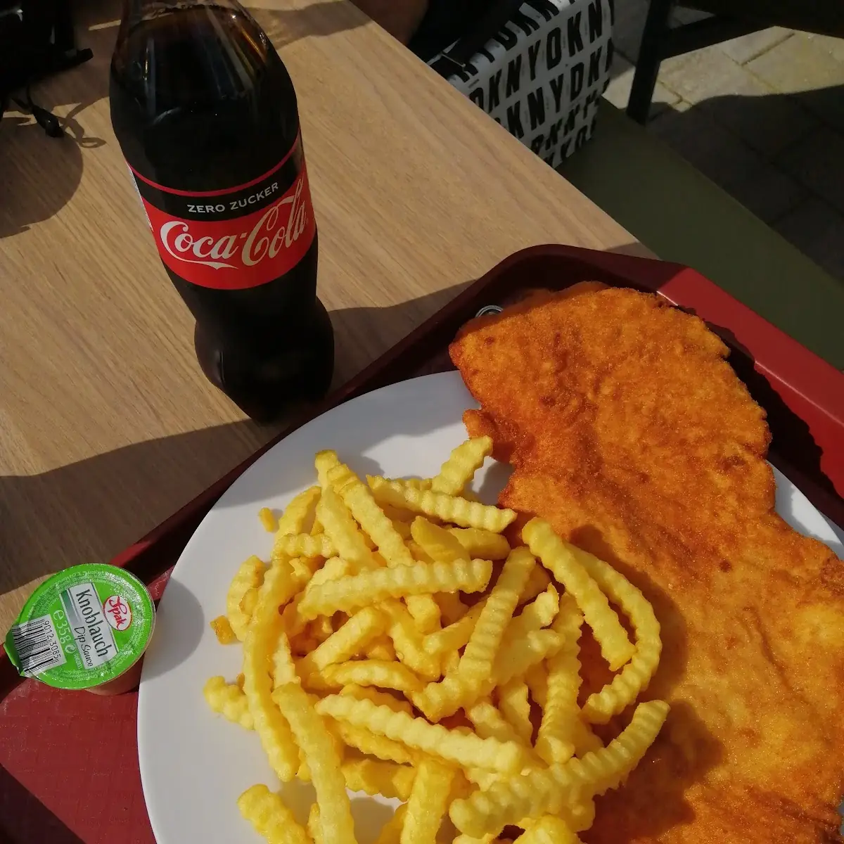 Schnitzel En Rodajas Con Patatas Fritas