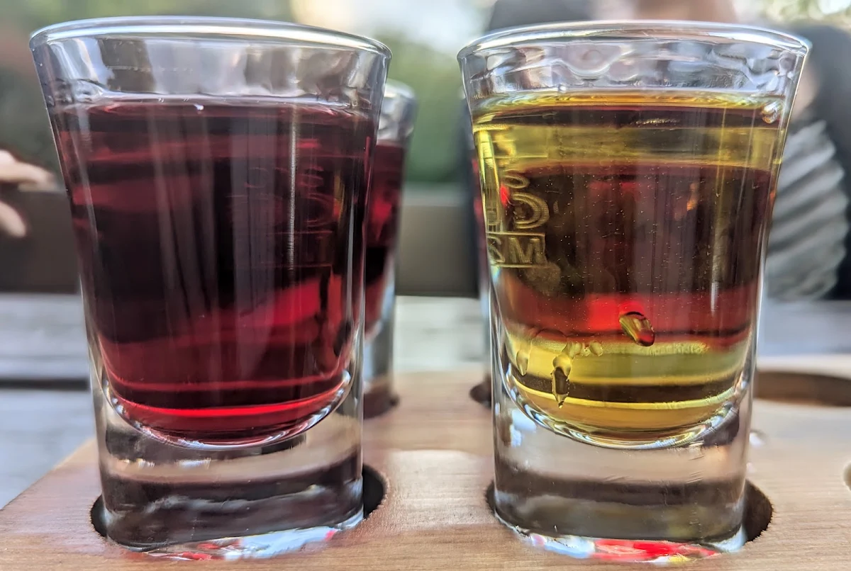 Himbeer Und Obstler Aus Dem Eichenfass