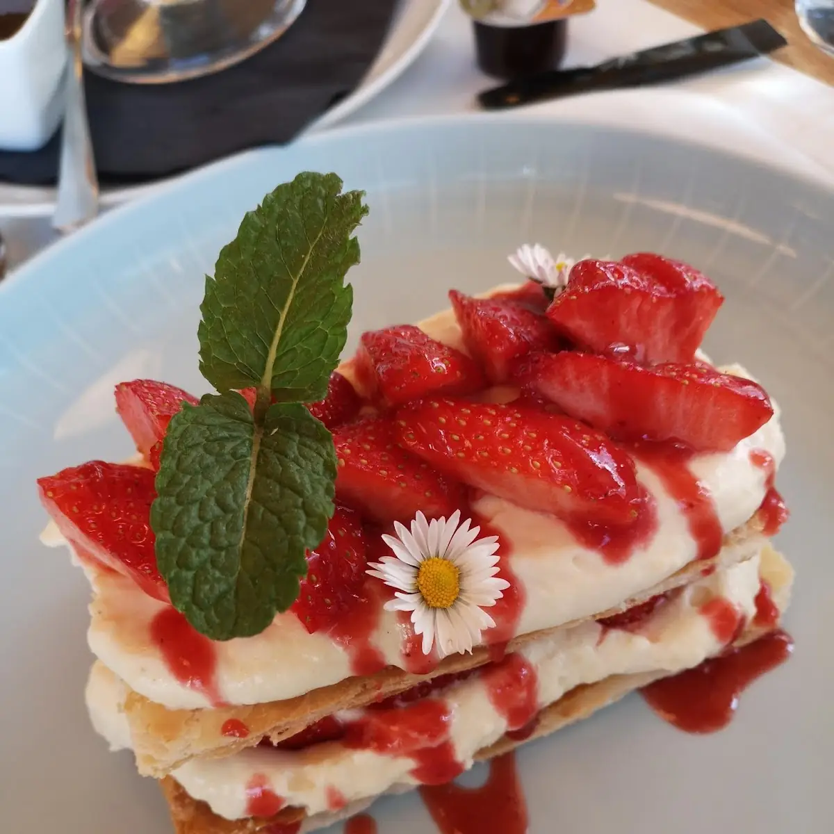 Mille Feuilles Mit Bourbon Vanille Creme Und Erdbeeren