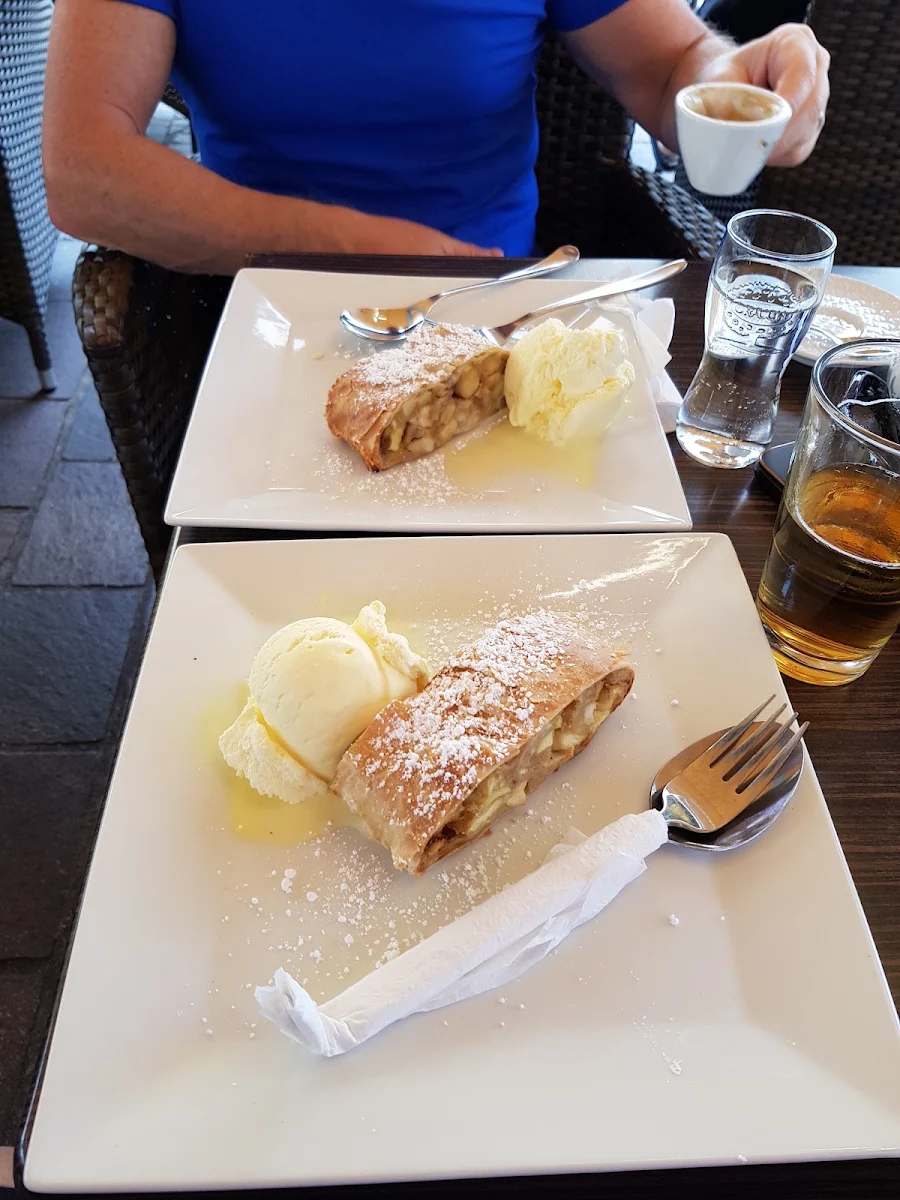 Apfelstrudel