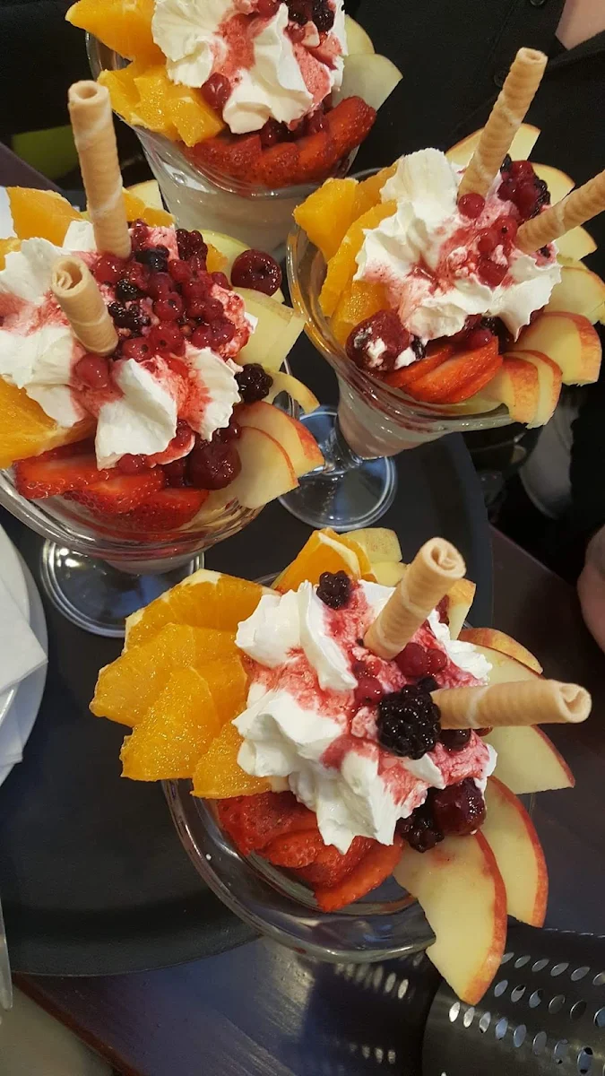 Früchteeisbecher
