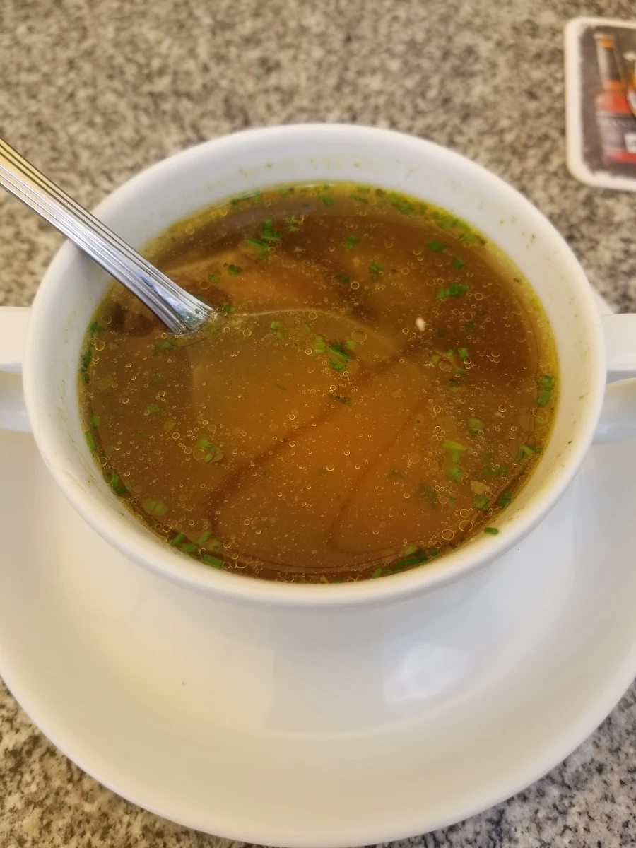 Leberknödelsuppe, Gasthof - Landhotel Ernst