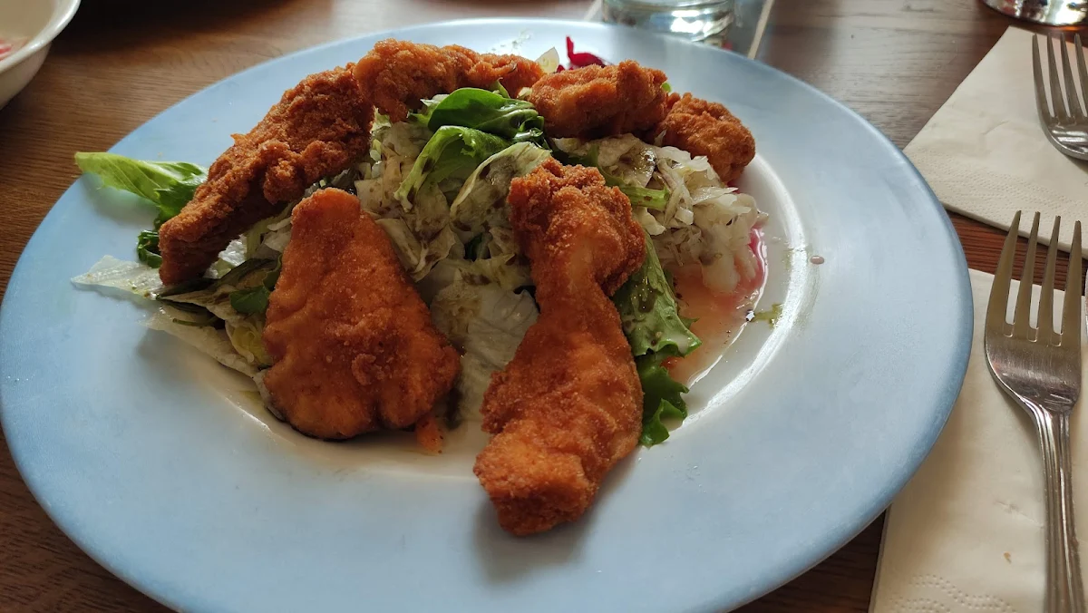 Salat Mit Gebackenen Hühnerfilets, Gasthof - Landhotel Ernst