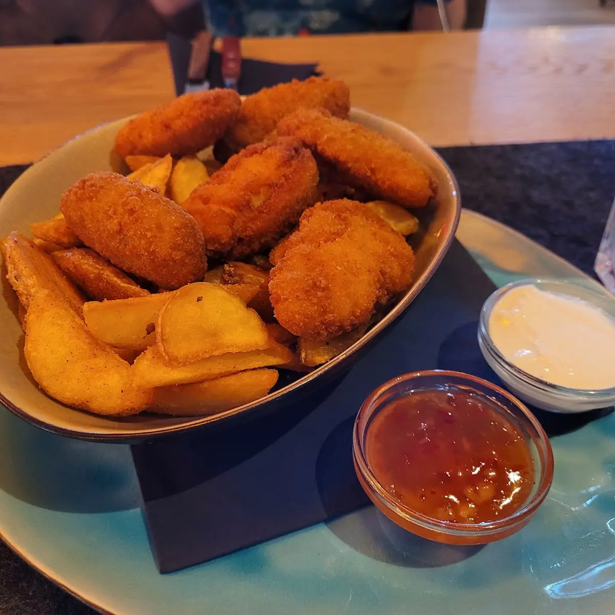 Chili Poppers Mit Potatoe Wedges
