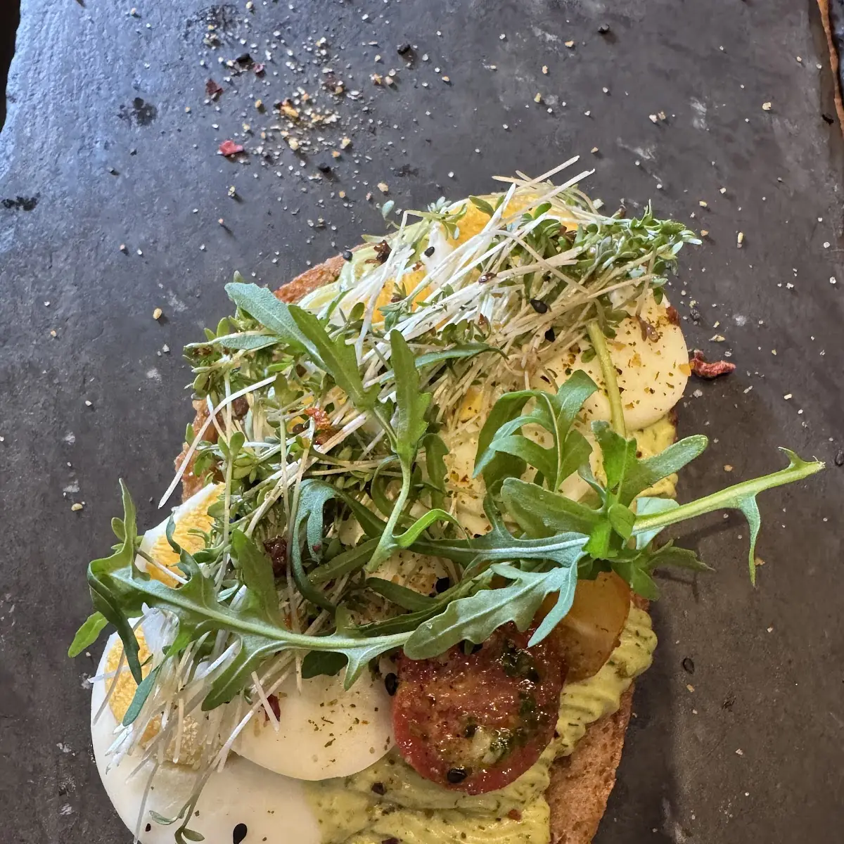 Grilled Caprese Körndl Bagel