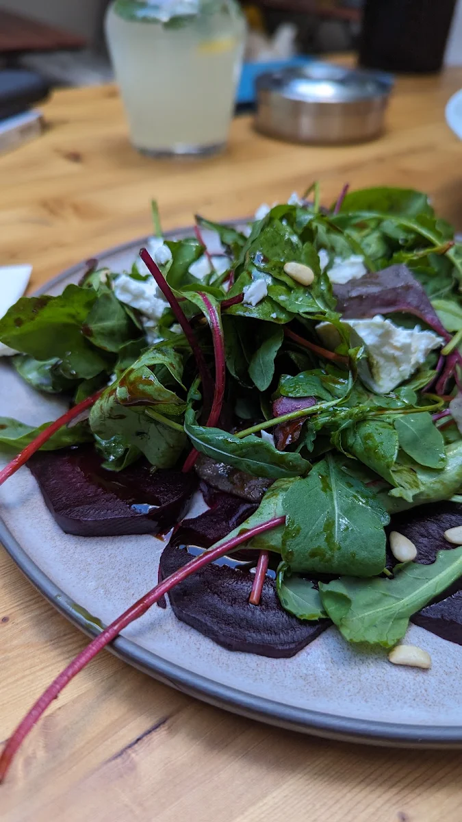 Ziegenkäseauf Rote Rüben Carpaccio