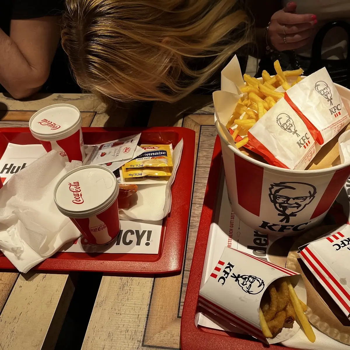 קופסא של כל הכנפיים שיש