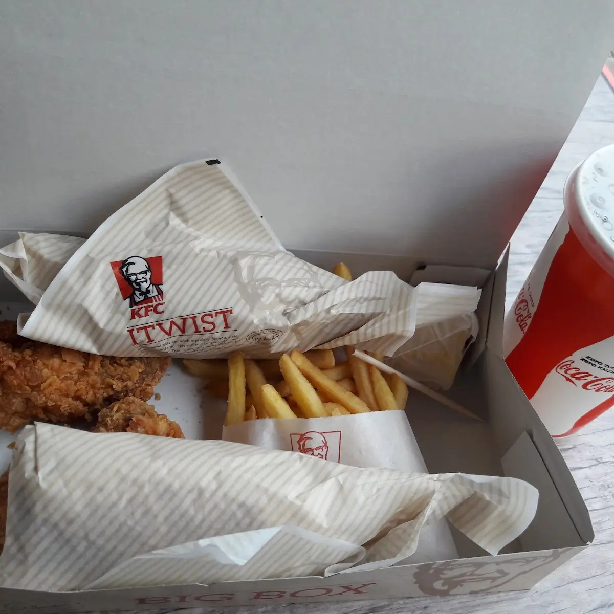 Twister Bacon Deluxe Menu