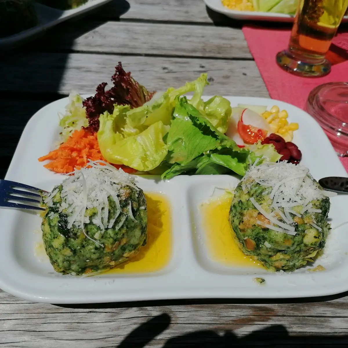 Spinatknödel Mit Salat