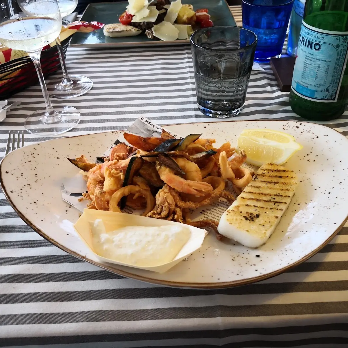Antipasto Misto Di Pesce Secondo Qualità E Disponibilità