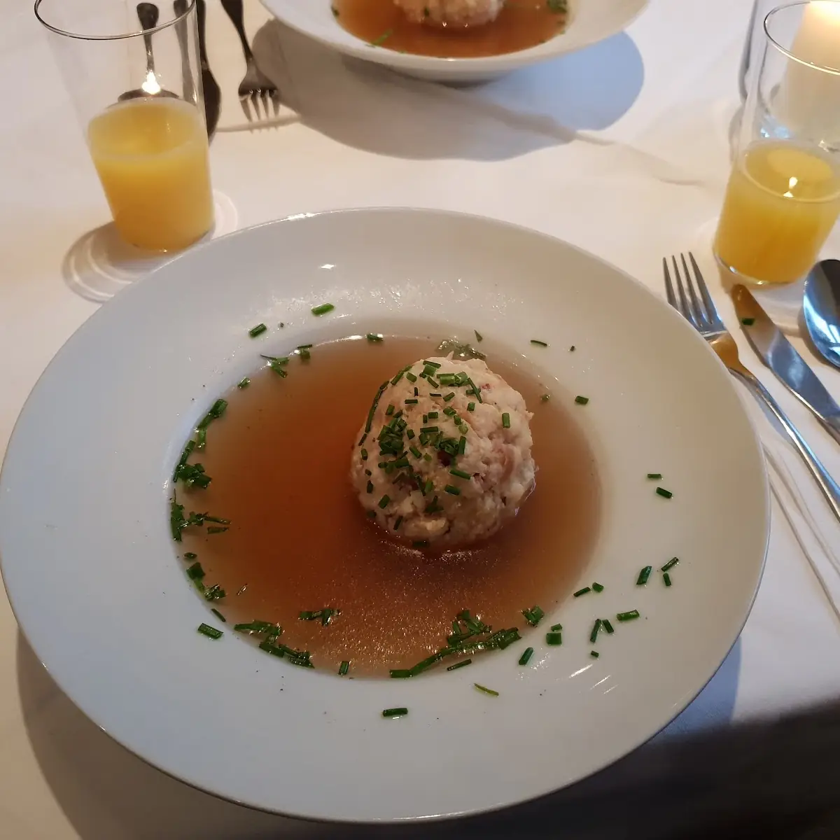 Canederlo Al Formaggio Con Brodo Di Manzo