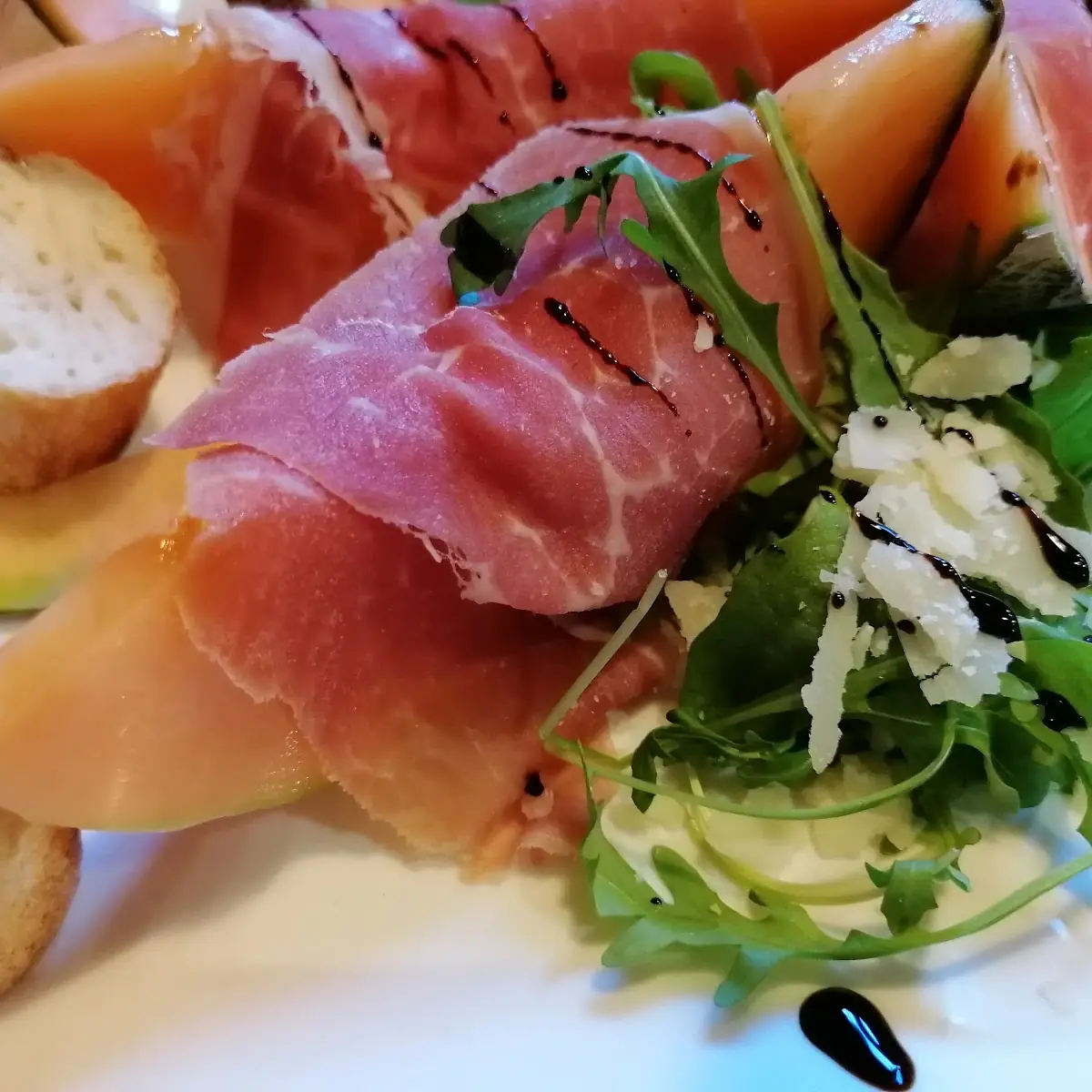 Prosciutto E Melone