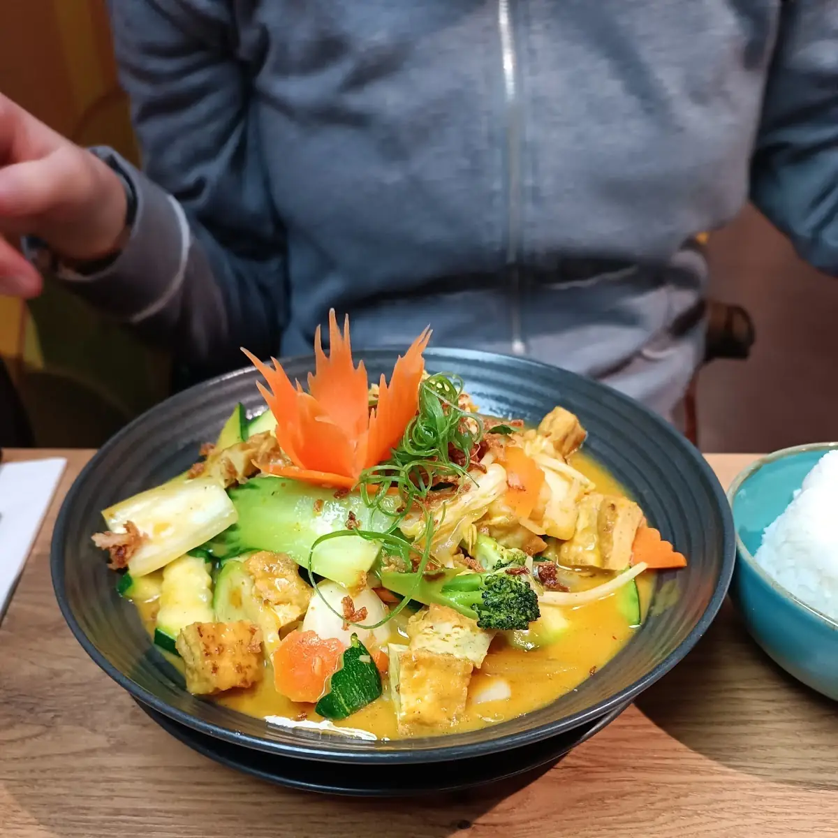 Tuệ Phát Tofu Mit Melanzani Süßsauer