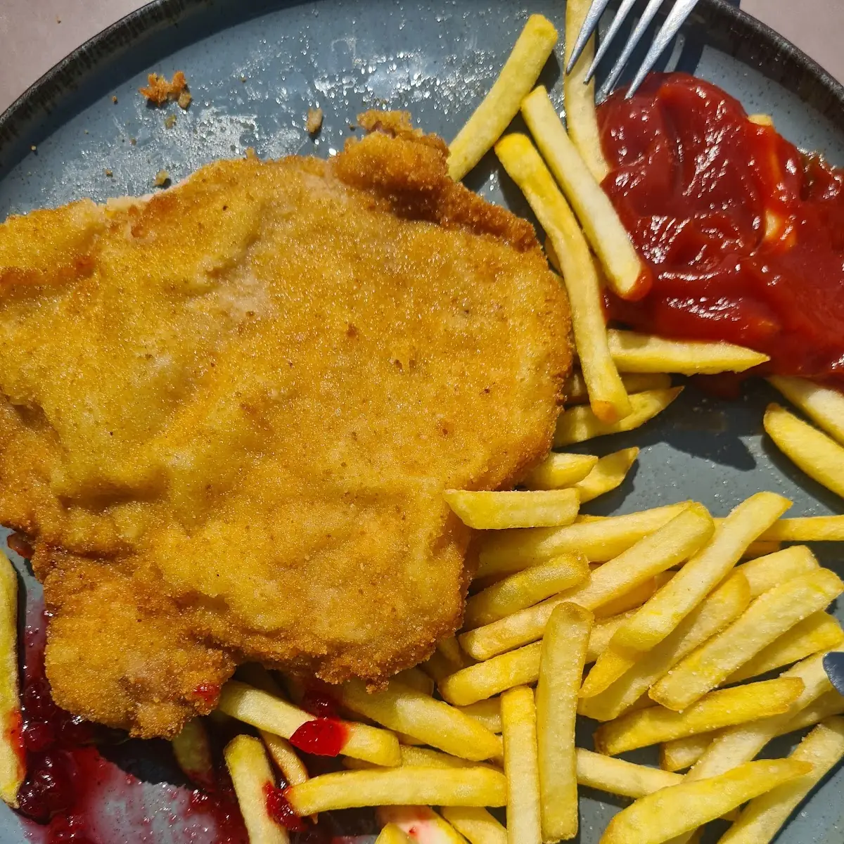 Wiener Schnitzel Mit Pommes Frites