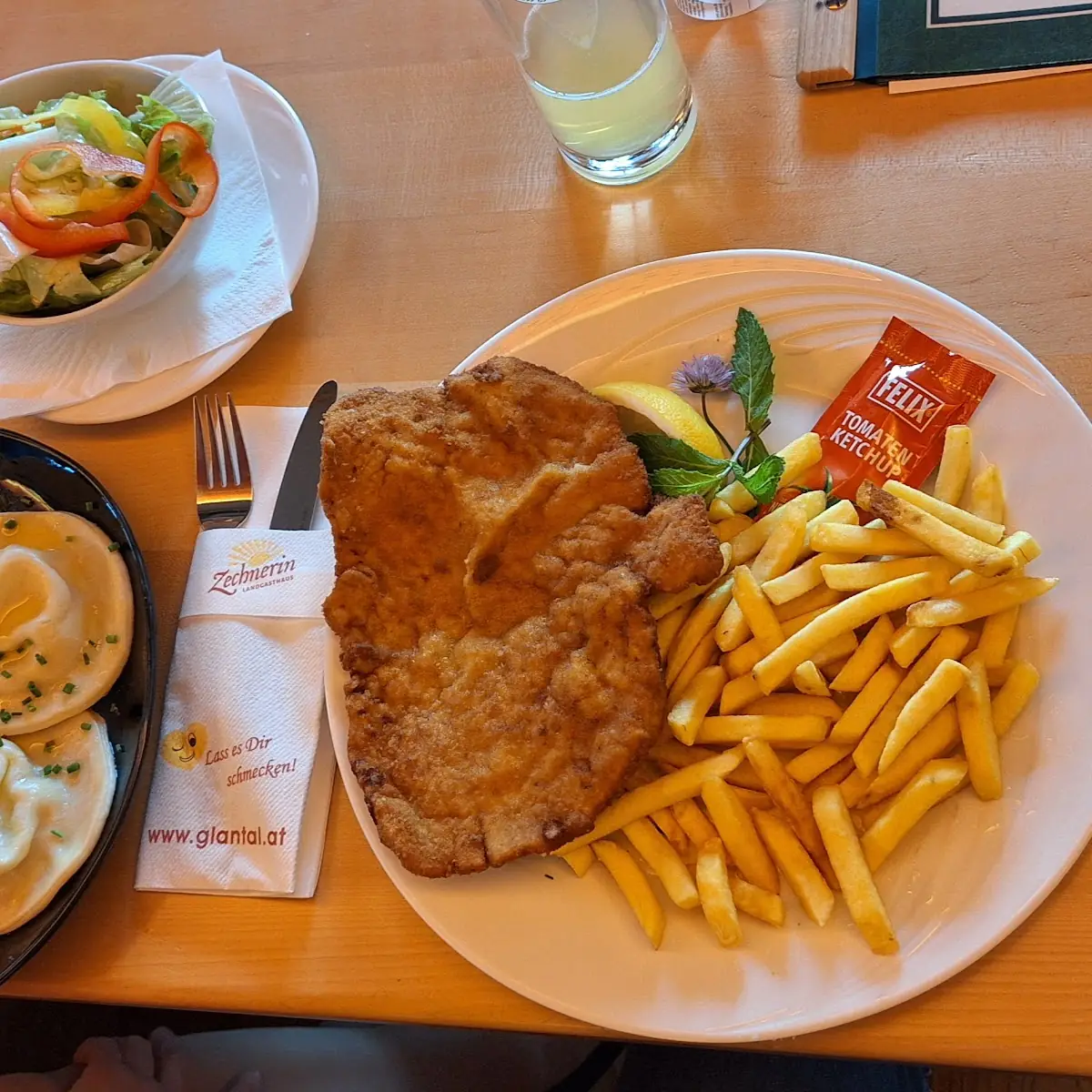 Wienerschnitzel Pommes