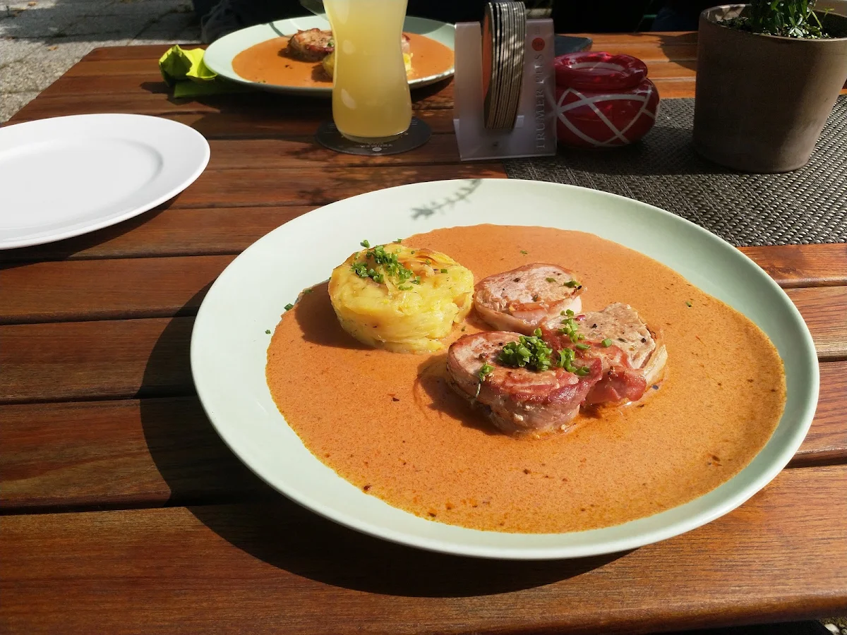 Schweinsmedaillons Mit Paprikasauce