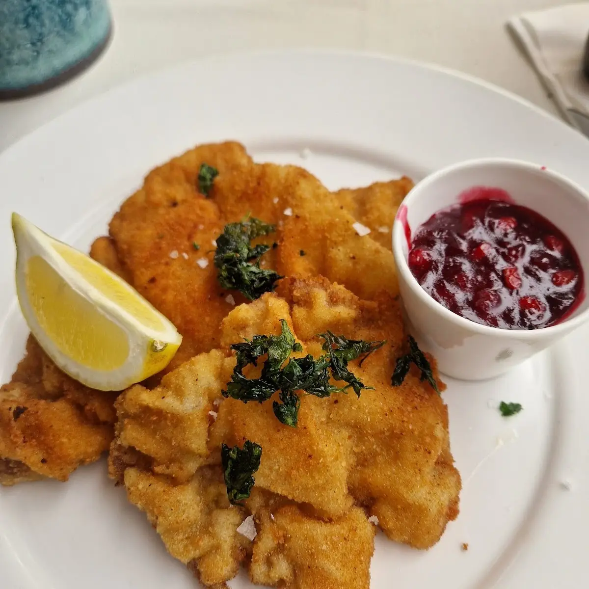 Wiener Schnitzel Vom Schwein Mit Petersilienerdäpfel