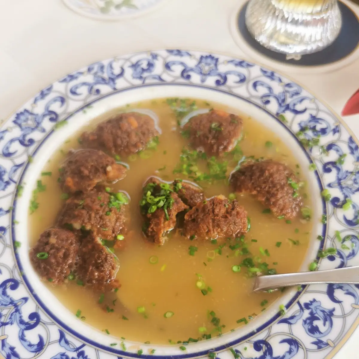 Leberknödelsuppe