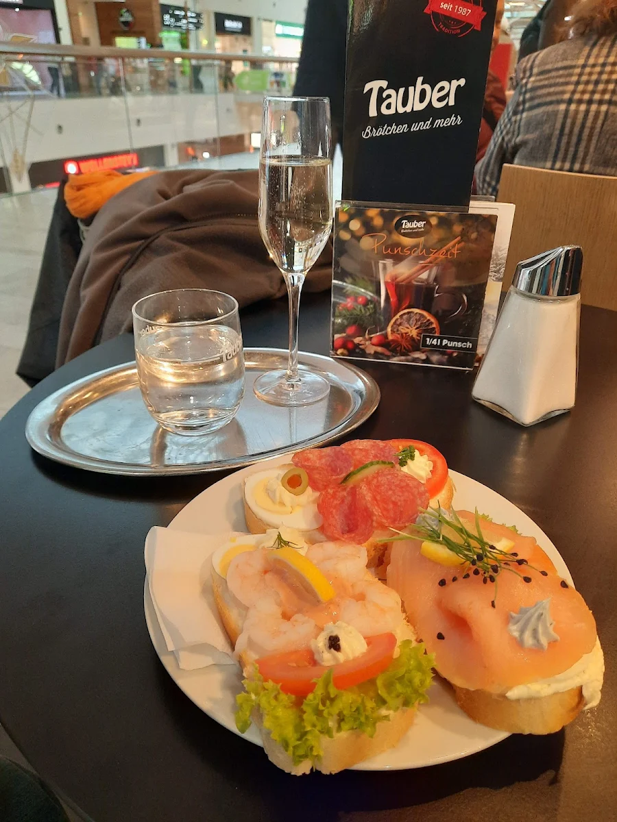 Lachs- Shrimps- Salami Brötchen