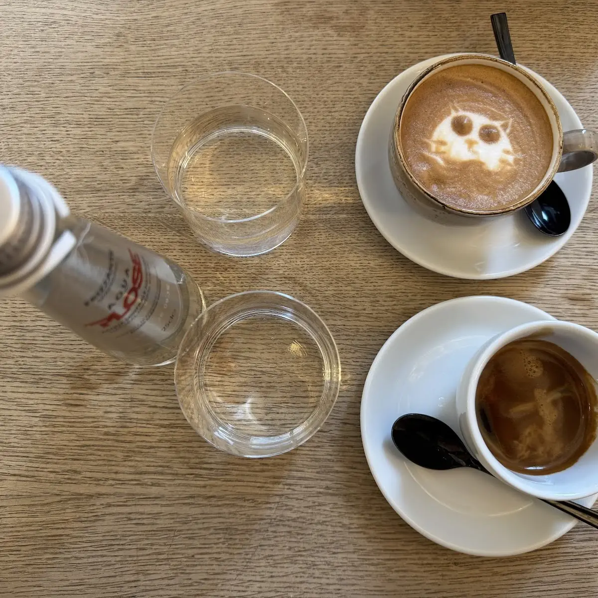 Cappuccino Und Doppelter Espresso